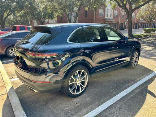 Blue 2019 Porsche Cayenne Cayenne