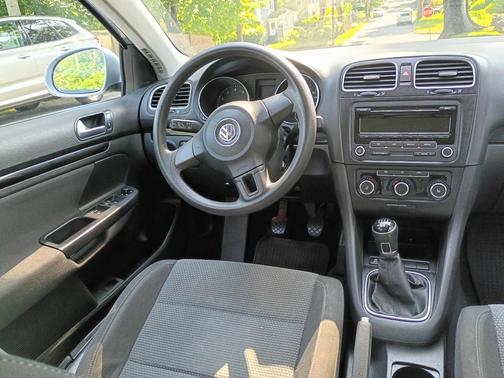 Silver 2012 Volkswagen Jetta SportWagen S