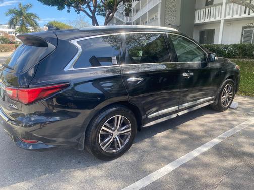 Black 2017 INFINITI QX60 Base
