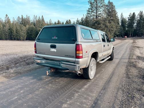 Beige 2001 Chevrolet Silverado 2500 LT H/D Crew Cab