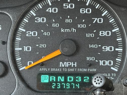 Beige 2001 Chevrolet Silverado 2500 LT H/D Crew Cab
