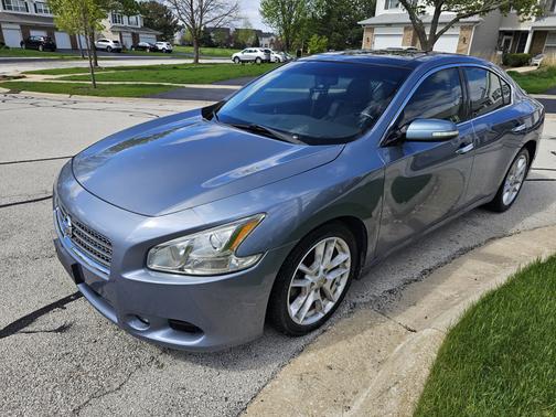 Gray 2011 Nissan Maxima SV