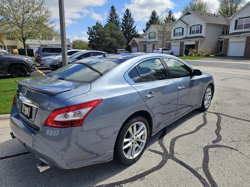 Gray 2011 Nissan Maxima SV