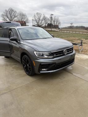 2021 Volkswagen Tiguan 2.0T SE R-Line Black