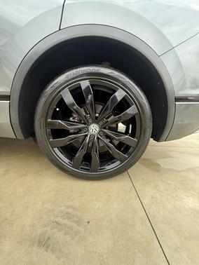 2021 Volkswagen Tiguan 2.0T SE R-Line Black