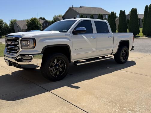 White 2018 GMC Sierra 1500 SLT