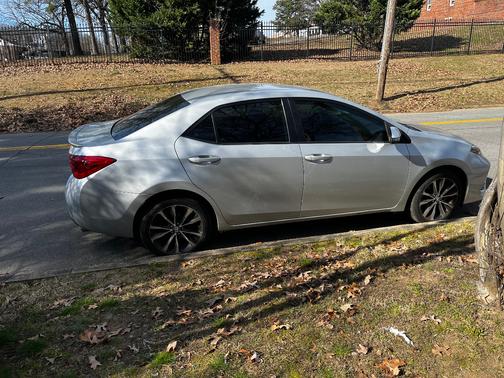 Silver 2019 Toyota Corolla SE