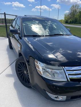 Black 2008 Ford Taurus SEL
