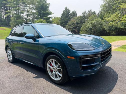 Blue 2024 Porsche Cayenne Cayenne S