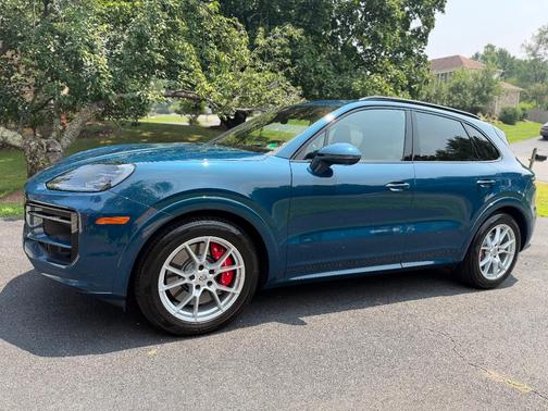 Blue 2024 Porsche Cayenne Cayenne S
