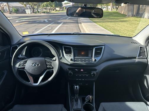 2018 Hyundai TUCSON SE