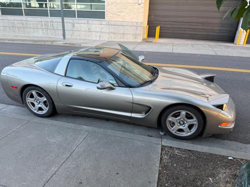 Gold 1998 Chevrolet Corvette Base