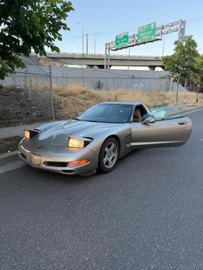 Gold 1998 Chevrolet Corvette Base