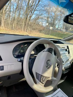 2013 Toyota Sienna LE