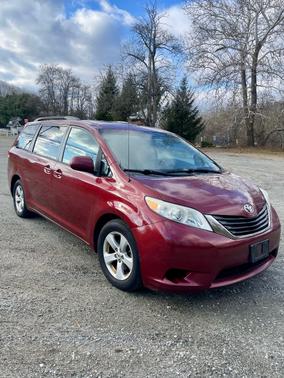 2013 Toyota Sienna LE