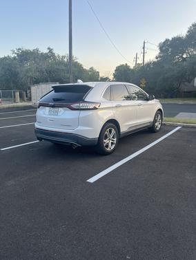 White 2015 Ford Edge Titanium