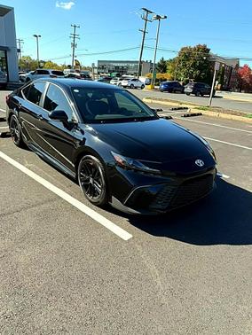 Black 2025 Toyota Camry SE