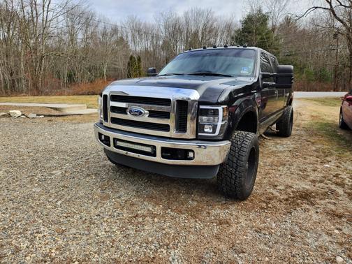 Photo 2 of 9 of 2008 Ford F-250 Lariat Crew Cab Super Duty