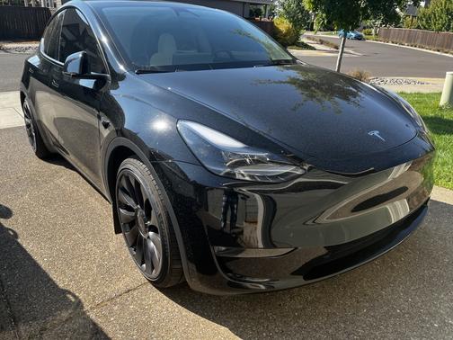 2023 Tesla Model Y Performance