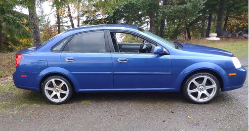 Blue 2004 Suzuki Forenza S
