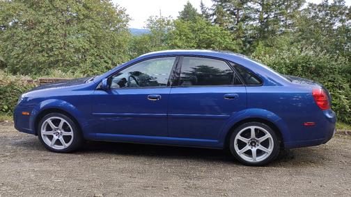 Blue 2004 Suzuki Forenza S