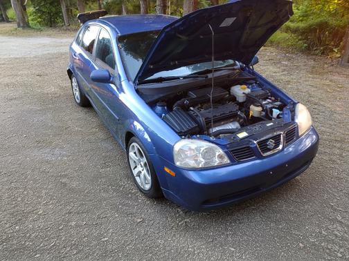 Blue 2004 Suzuki Forenza S