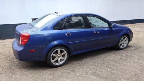Blue 2004 Suzuki Forenza S