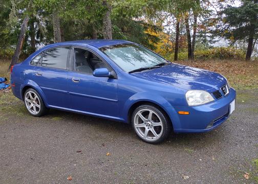 Blue 2004 Suzuki Forenza S