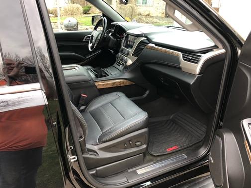 Photo 1 of 14 of 2016 GMC Yukon Denali