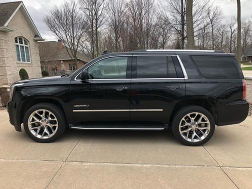 Photo 2 of 14 of 2016 GMC Yukon Denali