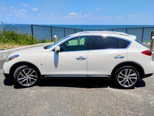 2017 INFINITI QX50 Base