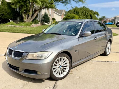 Gray 2011 BMW 328 i xDrive