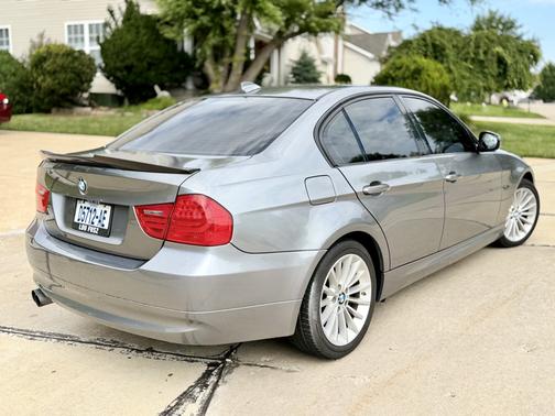 Gray 2011 BMW 328 i xDrive