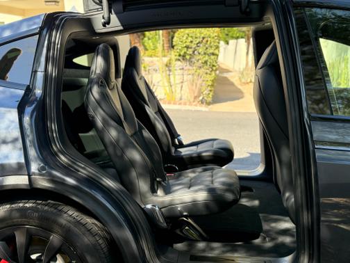 2023 Tesla Model X Plaid
