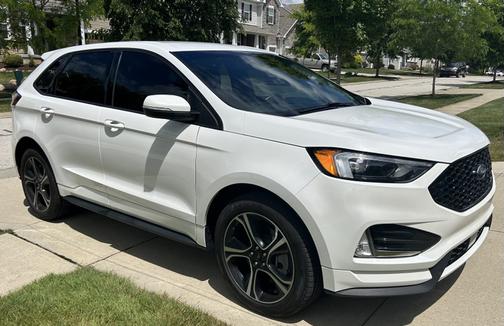 White 2022 Ford Edge ST