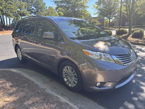 Gray 2017 Toyota Sienna XLE