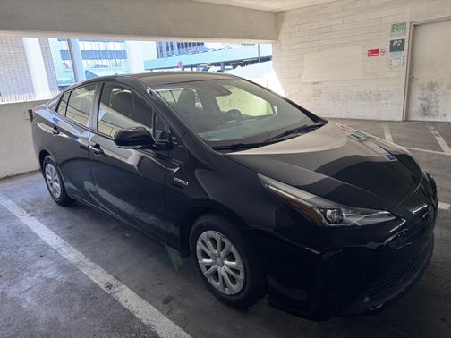 2019 Toyota Prius LE