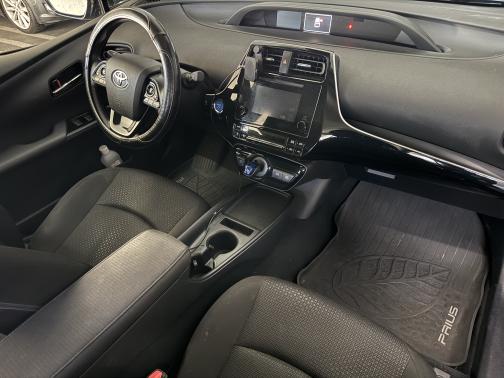 2019 Toyota Prius LE