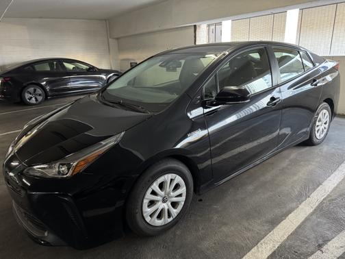 2019 Toyota Prius LE