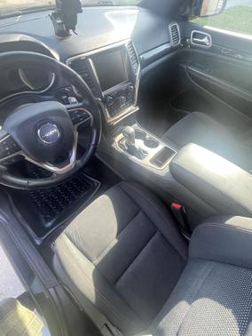 Black 2017 Jeep Grand Cherokee Laredo