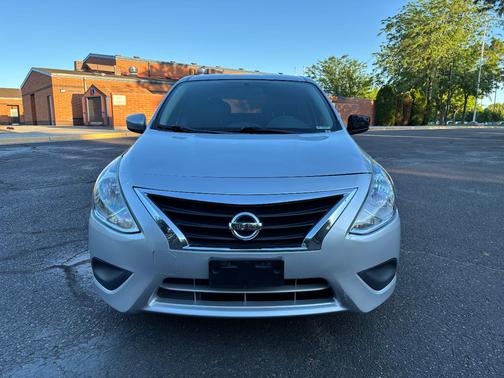 Silver 2019 Nissan Versa 1.6 SV