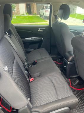 Gray 2018 Dodge Journey SE