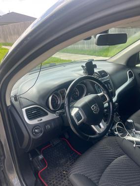Gray 2018 Dodge Journey SE