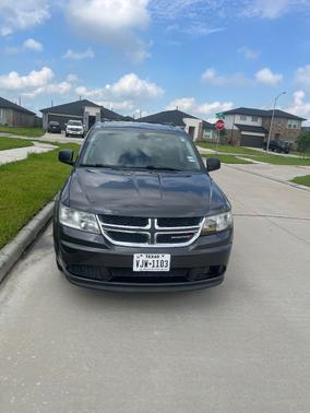 Gray 2018 Dodge Journey SE