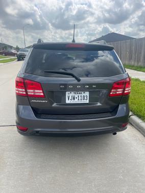 Gray 2018 Dodge Journey SE