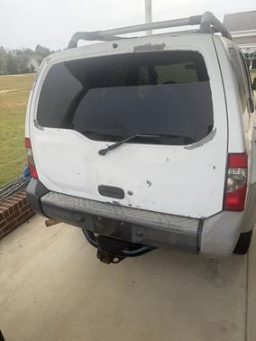 White 2001 Nissan Xterra XE