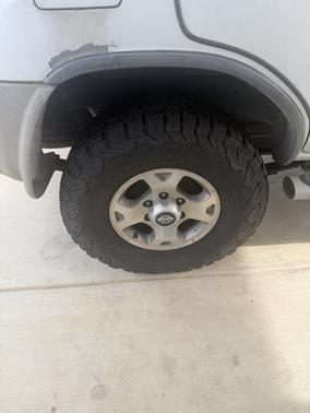 White 2001 Nissan Xterra XE