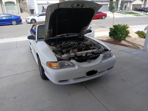 White 1998 Ford Mustang Base