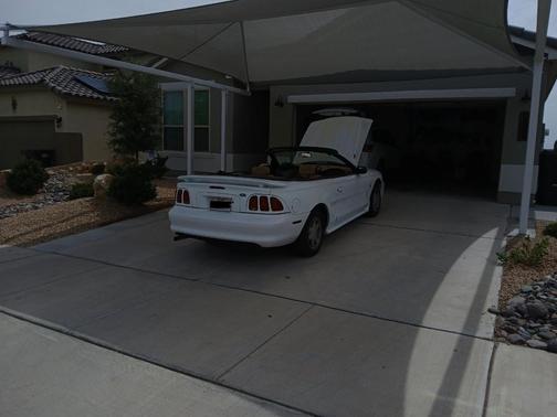 White 1998 Ford Mustang Base