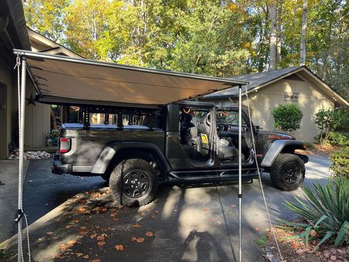 Gray 2020 Jeep Gladiator Mojave